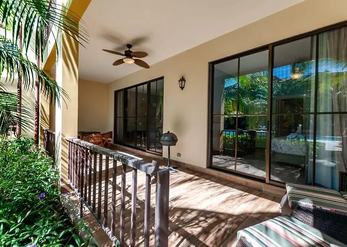 Сasa de vacaciones Nicely Decorated Ground-floor Unit In Front Of Pool At Pacifico In Coco