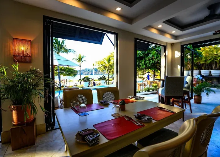 Nicely Decorated Ground-floor Unit In Front Of Pool At Pacifico In Coco